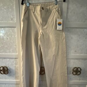 Womens Vuori Getaway pant in milkweed